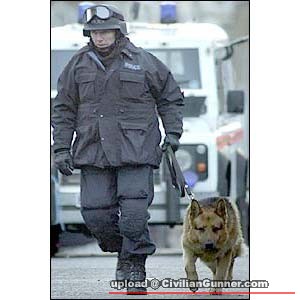 _38677867_1policegooddog200.jpg