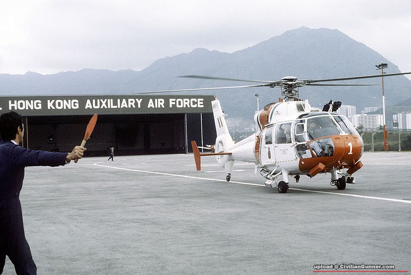 800px-RHKAAF_Aerospatiale_Dauphin_1982.jpg