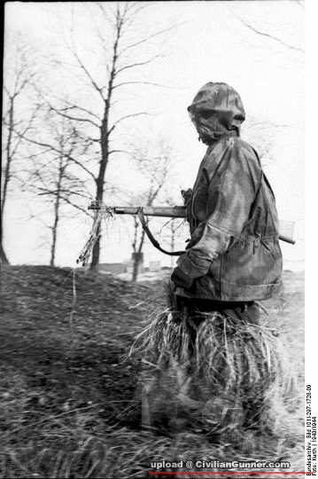 Bundesarchiv_Bild_101I-297-1728-09,_Im_Westen,_Scharfsch&uuml;tze -A.jpg